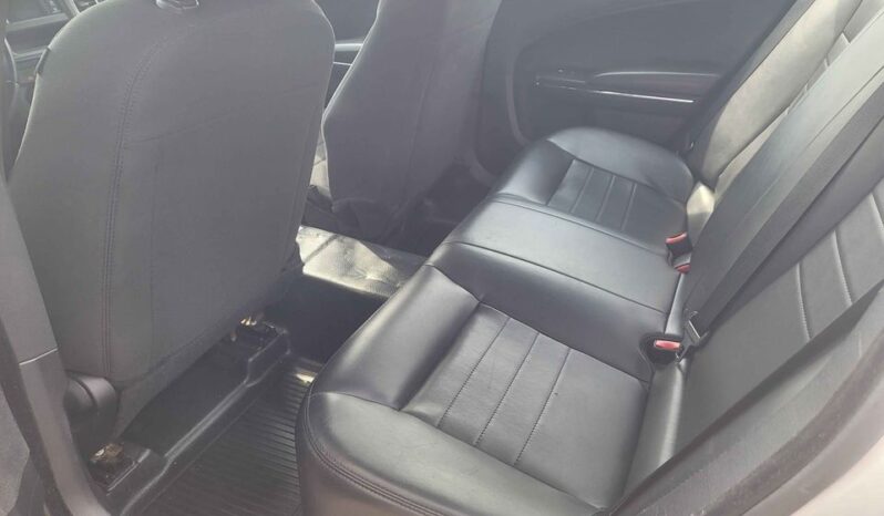 
								DODGE CHARGER SXT full									