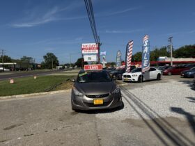 Hyundai Elantra GLS 2012